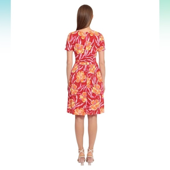 Maggy London Women's Short Sleeve Matte Jersey Dress - Picture 4 of 8